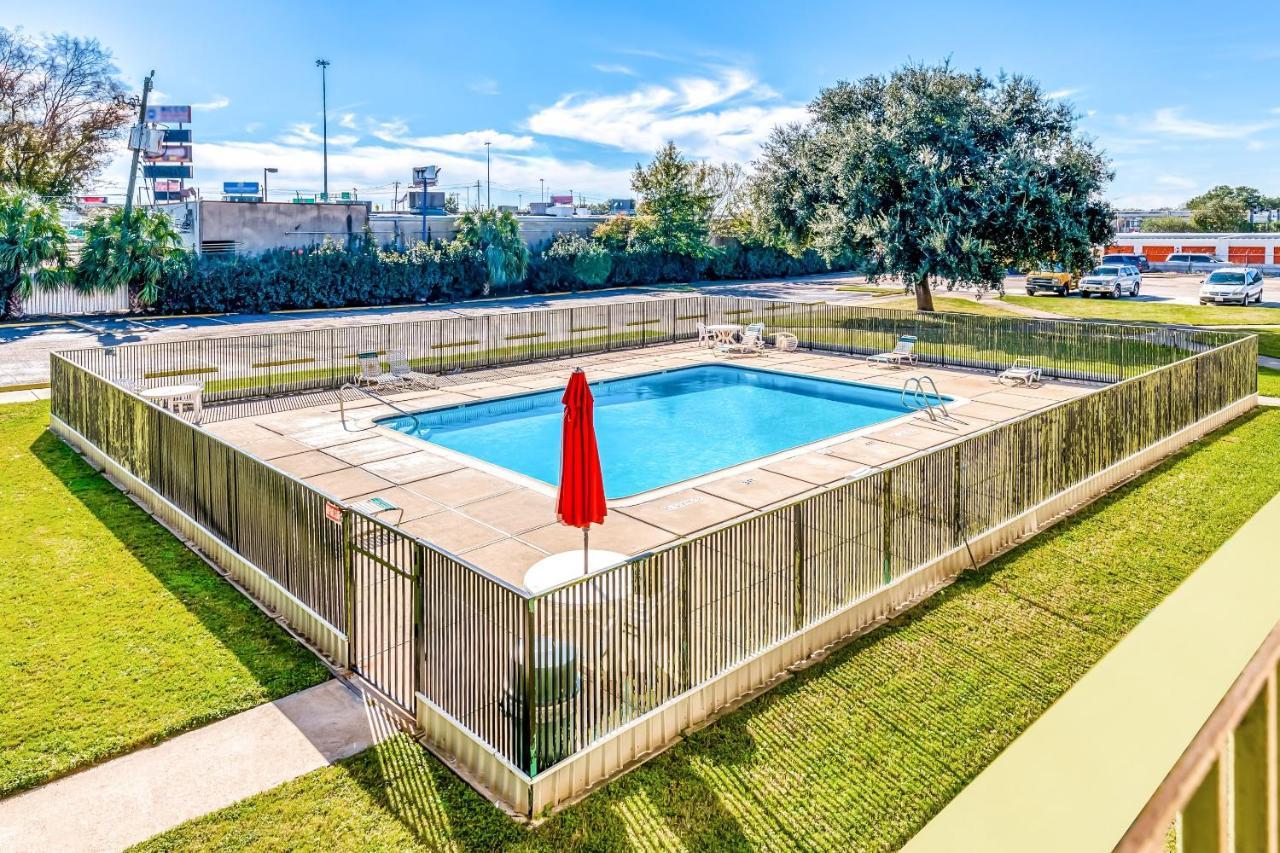 Oyo Hotel Houston Southwest I-69 Экстерьер фото